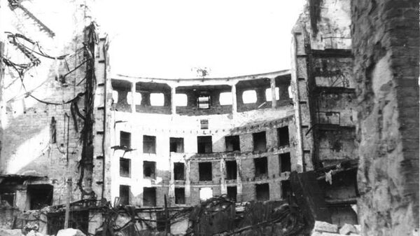 Разрушенный оперный театр. Фото из немецких архивов, 1945 год Разрушенный оперный театр. Фото из немецких архивов, 1945 год