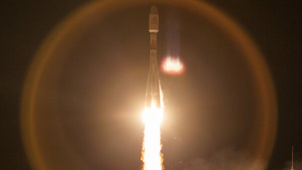Пуск ракеты-носителя Союз-2.1б с разгонным блоком Фрегат и 34 космическими аппаратами OneWeb на борту с космодрома Байконур Пуск ракеты-носителя Союз-2.1б с разгонным блоком Фрегат и 34 космическими аппаратами OneWeb на борту с космодрома Байконур