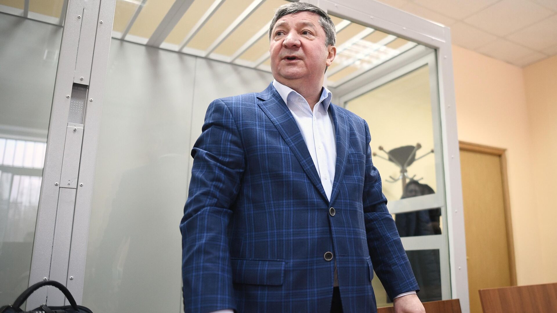 Суд в Москве частично удовлетворил иск ВТБ к генералу Арсланову