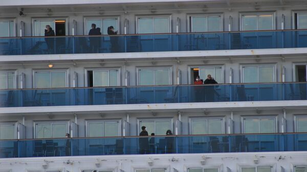 Пассажиры на судне Diamond Princess в Японии Пассажиры на судне Diamond Princess в Японии