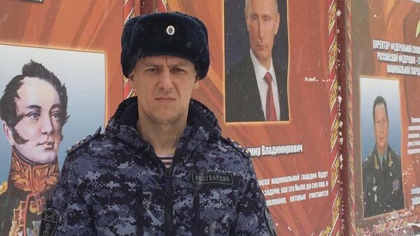 Заместитель командира взвода роты полка УВО г.Перми Управления Росгвардии по Пермскому краю прапорщик полиции Роман Шпулин спас двух несовершеннолетних детей, провалившихся под лед реки Кама Заместитель командира взвода роты полка УВО г.Перми Управления Росгвардии по Пермскому краю прапорщик полиции Роман Шпулин спас двух несовершеннолетних детей, провалившихся под лед реки Кама