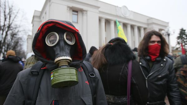 Участники митинга Раду на карантин у здания Верховной рады Украины в Киеве. 17 марта 2020 Участники митинга Раду на карантин у здания Верховной рады Украины в Киеве. 17 марта 2020