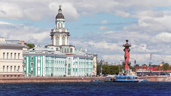 Коса Васильевского острова. Ростральная колонна и Кунсткамера Коса Васильевского острова. Ростральная колонна и Кунсткамера