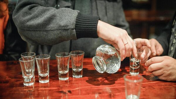 Перенесших COVID-19 россиян предупредили о смертельной опасности алкоголя