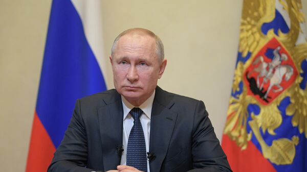 Президент РФ Владимир Путин во время обращения к гражданам из-за ситуации с угрозой распространения коронавирусной инфекции Президент РФ Владимир Путин во время обращения к гражданам из-за ситуации с угрозой распространения коронавирусной инфекции