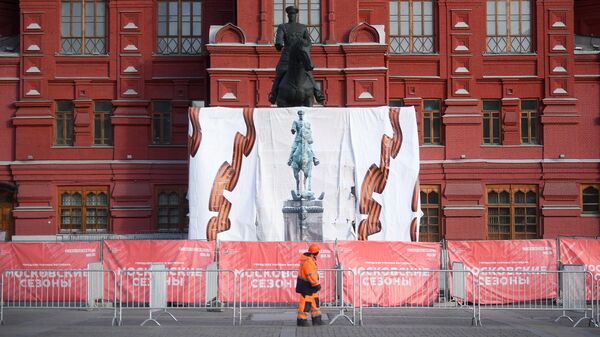Памятник маршалу Георгию Жукову на Манежной площади в Москве Памятник маршалу Георгию Жукову на Манежной площади в Москве