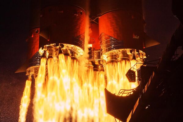 Запуск Ракеты Победы (ракеты-носителя Союз-2.1а с грузовым кораблем Союз МС-14) к МКС со стартовой площадки космодрома Байконур Запуск Ракеты Победы (ракеты-носителя Союз-2.1а с грузовым кораблем Союз МС-14) к МКС со стартовой площадки космодрома Байконур