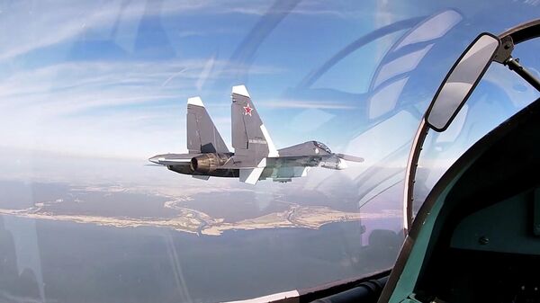 Многоцелевой истребитель Су-30СМ Балтийского флота во время плановой тренировки Многоцелевой истребитель Су-30СМ Балтийского флота во время плановой тренировки