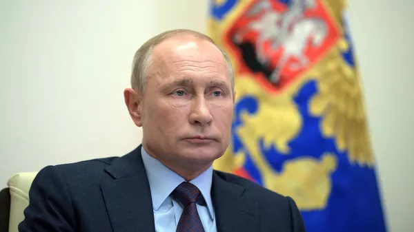Путин поручил подумать о введении продуктовых карточек