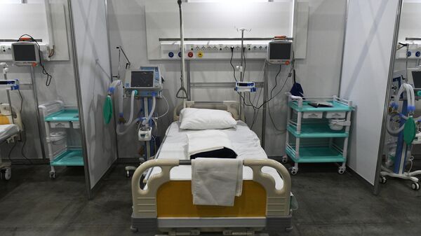 Палата во временном госпитале для пациентов с COVID-19 в Международном выставочном центре Крокус Экспо в Красногорске Палата во временном госпитале для пациентов с COVID-19 в Международном выставочном центре Крокус Экспо в Красногорске