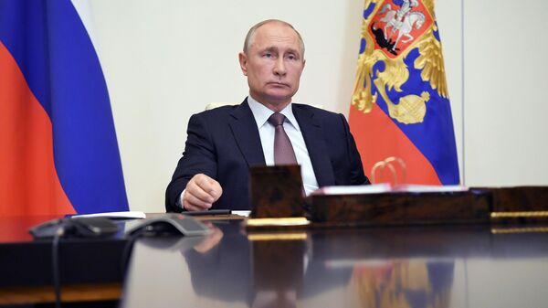 Путин проводит встречу с руководством и общественностью Дагестана 
