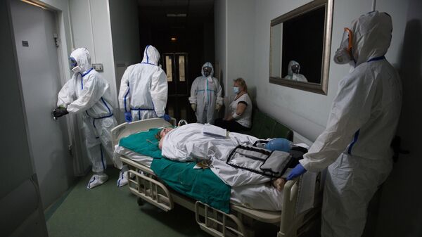В Совфеде предложили ввести госстрахование медиков в условиях эпидемии