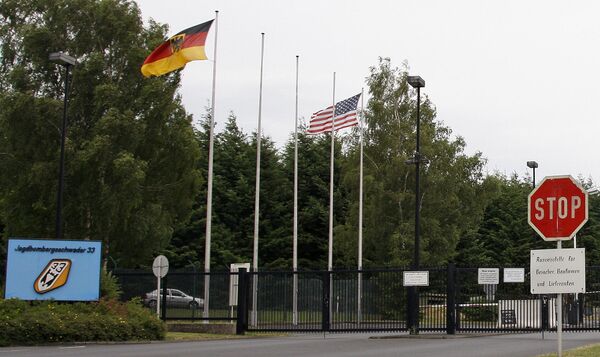 Главный въезд на базу Бюхель в Германии Главный въезд на базу Бюхель в Германии
