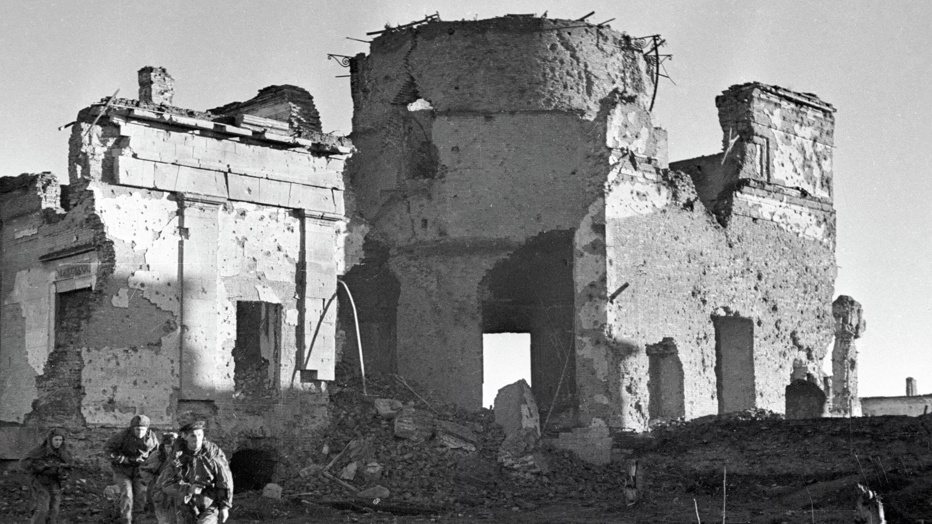Павильон Пулковской обсерватории, разрушенный немецко-фашистскими захватчиками - РИА Новости, 1920, 28.05.2020