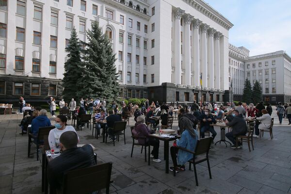 Акция с требованием отмены карантина в Киеве Акция с требованием отмены карантина в Киеве