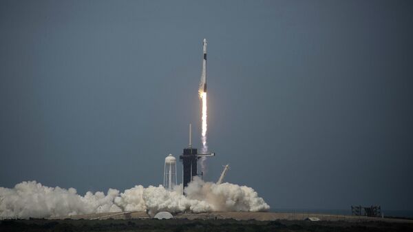 Запуск Falcon 9 с двумя астронавтами НАСА на борту корабля Crew Dragon Запуск Falcon 9 с двумя астронавтами НАСА на борту корабля Crew Dragon