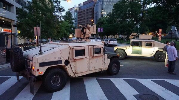 Автомобили Национальной гвардии США в Вашингтоне Автомобили Национальной гвардии США в Вашингтоне