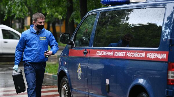 Криминалист у жилого дома на севере Москвы, где мужчина открыл стрельбу Криминалист у жилого дома на севере Москвы, где мужчина открыл стрельбу