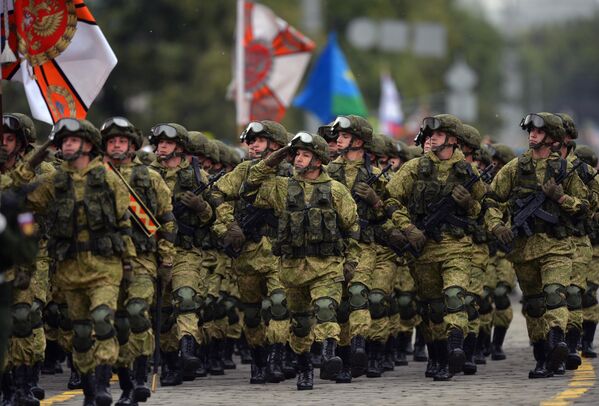 Военнослужащие парадных расчетов на военном параде в ознаменование 75-летия Победы в Великой Отечественной войне 1941-1945 годов Военнослужащие парадных расчетов на военном параде в ознаменование 75-летия Победы в Великой Отечественной войне 1941-1945 годов