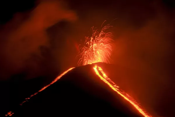 Извержение вулкана Пакайя 