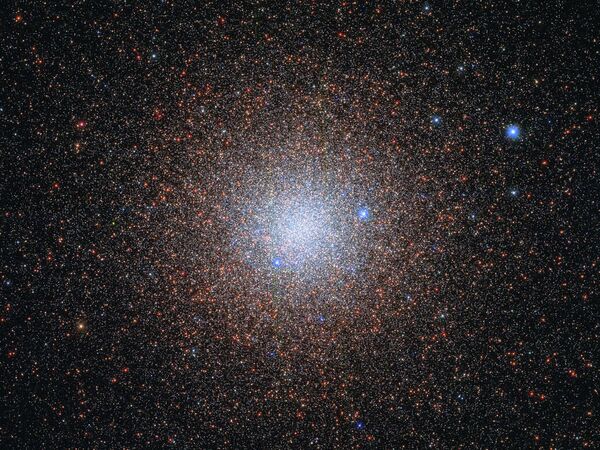 Шаровое скопление NGC 6441 в созвездии Скорпион Шаровое скопление NGC 6441 в созвездии Скорпион