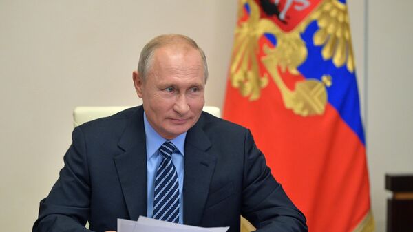 Президент РФ Владимир Путин во время встречи с председателем ЦИК РФ Эллой Памфиловой в режиме видеоконференции Президент РФ Владимир Путин во время встречи с председателем ЦИК РФ Эллой Памфиловой в режиме видеоконференции