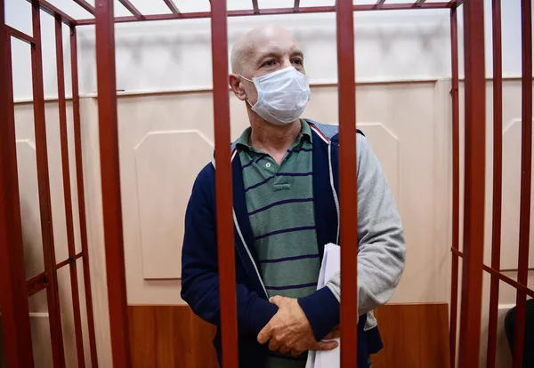 Эмбриолог, андролог ЭКО клиники NGC Тарас Ашитков, обвиняемый по делу о торговле детьми от суррогатных матерей, в Басманном суде Москвы Изображение внутри записи