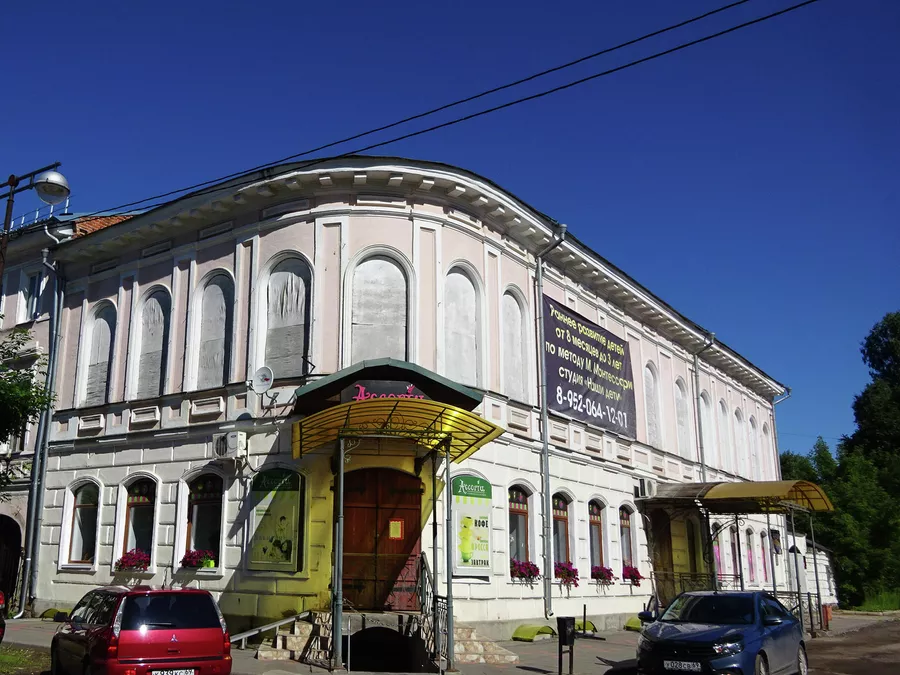 Банк Рябушинских, позже - музыкальная школа