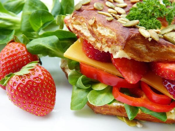 Сэндвич с клубникой Сэндвич с клубникой