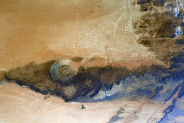 Снимок знаменитой структуры Ришат или Глаз Сахары снятый с Международной космической станции