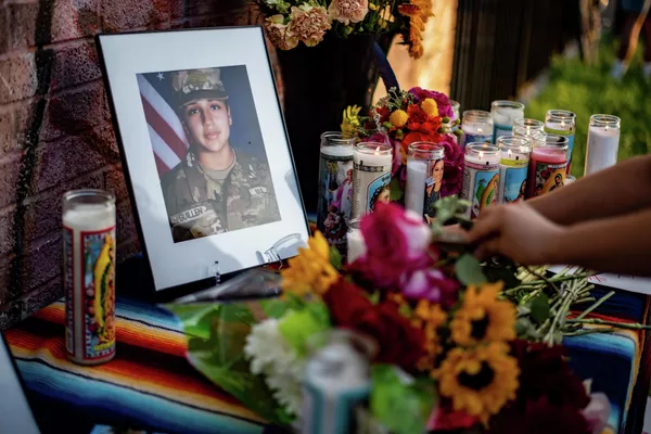 Портрет убитой рядовой армии США Ванессы Гильен в штате Техас, США
