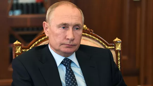 Президент РФ Владимир Путин во время встречи с президентом ПАО Ростелеком Михаилом Осеевским Президент РФ Владимир Путин во время встречи с президентом ПАО Ростелеком Михаилом Осеевским