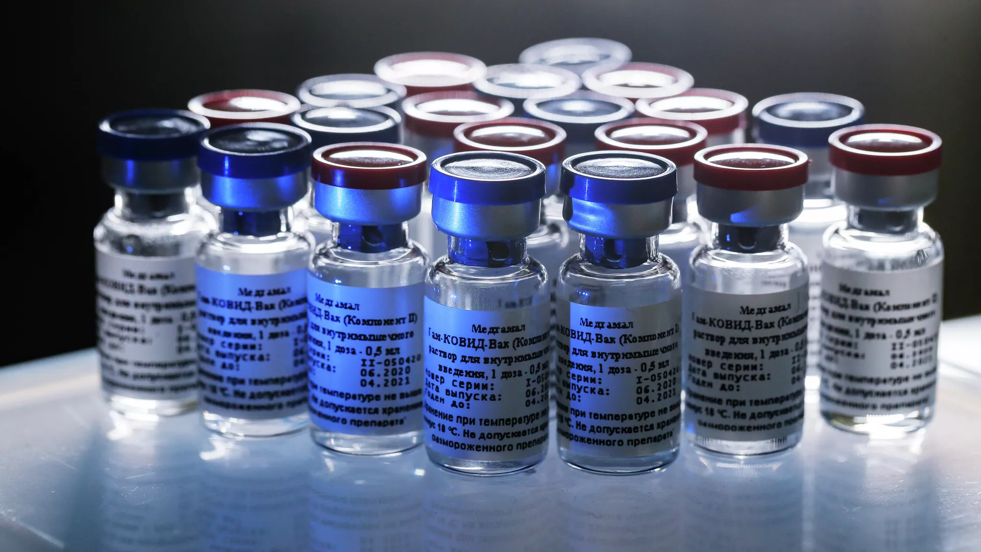 Вакцина против новой коронавирусной инфекции впервые в мире зарегистрирована в России 11 августа - РИА Новости, 1920, 17.08.2020