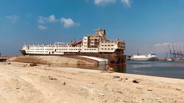 В порту Бейрута обнаружили 79 контейнеров со взрывоопасными химикатами