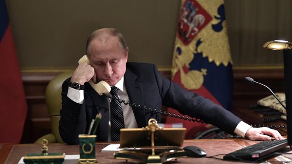 Путин провел телефонный разговор с премьером Индии