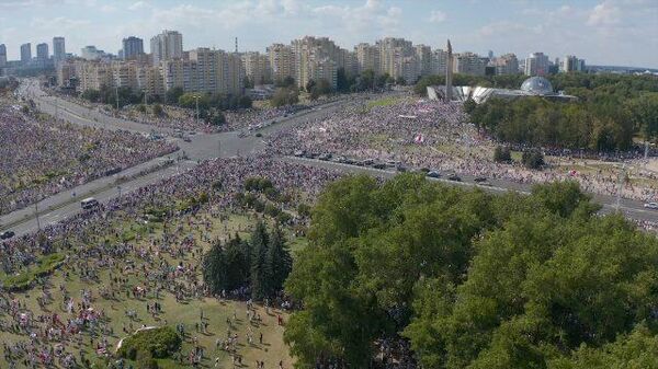 Люди в Минске вышли на митинг. Кадры с дрона Люди в Минске вышли на митинг. Кадры с дрона