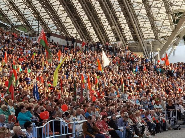 Митинг в Летнем амфитеатре в Витебске Митинг в Летнем амфитеатре в Витебске