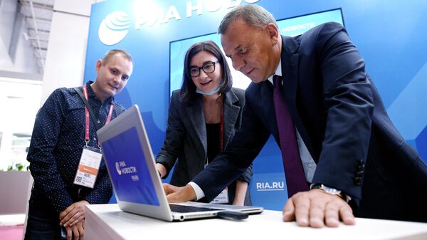 Заместитель председателя правительства РФ Юрий Борисов на стенде МИА Россия сегодня в конгрессно-выставочном центре Патриот в Московской области Заместитель председателя правительства РФ Юрий Борисов на стенде МИА Россия сегодня в конгрессно-выставочном центре Патриот в Московской области