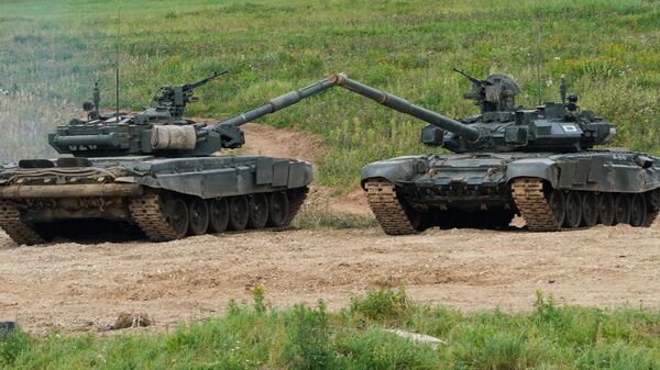 Танк Т-72Б3 в ходе демонстрационной программы военной техники в рамках Международного форума Армия-2020 на полигоне Алабино в Подмосковье Танк Т-72Б3 в ходе демонстрационной программы военной техники в рамках Международного форума Армия-2020 на полигоне Алабино в Подмосковье