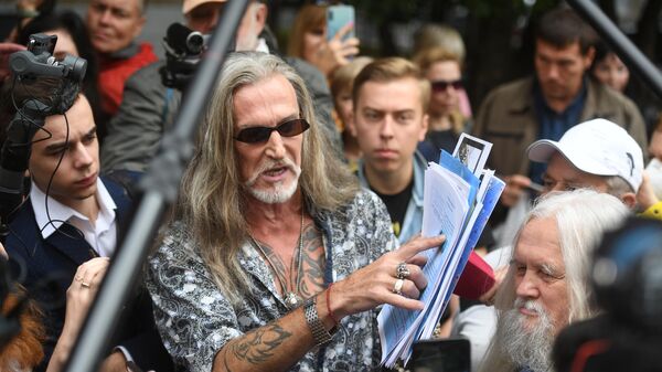 Актер Никита Джигурда у здания Пресненского суда города Москвы, где будет оглашен приговор по делу актера Михаила Ефремова Актер Никита Джигурда у здания Пресненского суда города Москвы, где будет оглашен приговор по делу актера Михаила Ефремова