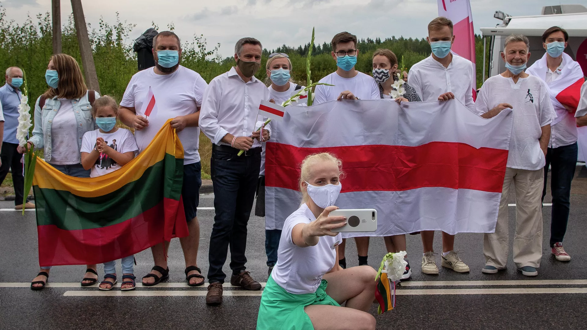 Участники акции в Литве в знак солидарности с протестами в Белоруссии - РИА Новости, 1920, 09.09.2020