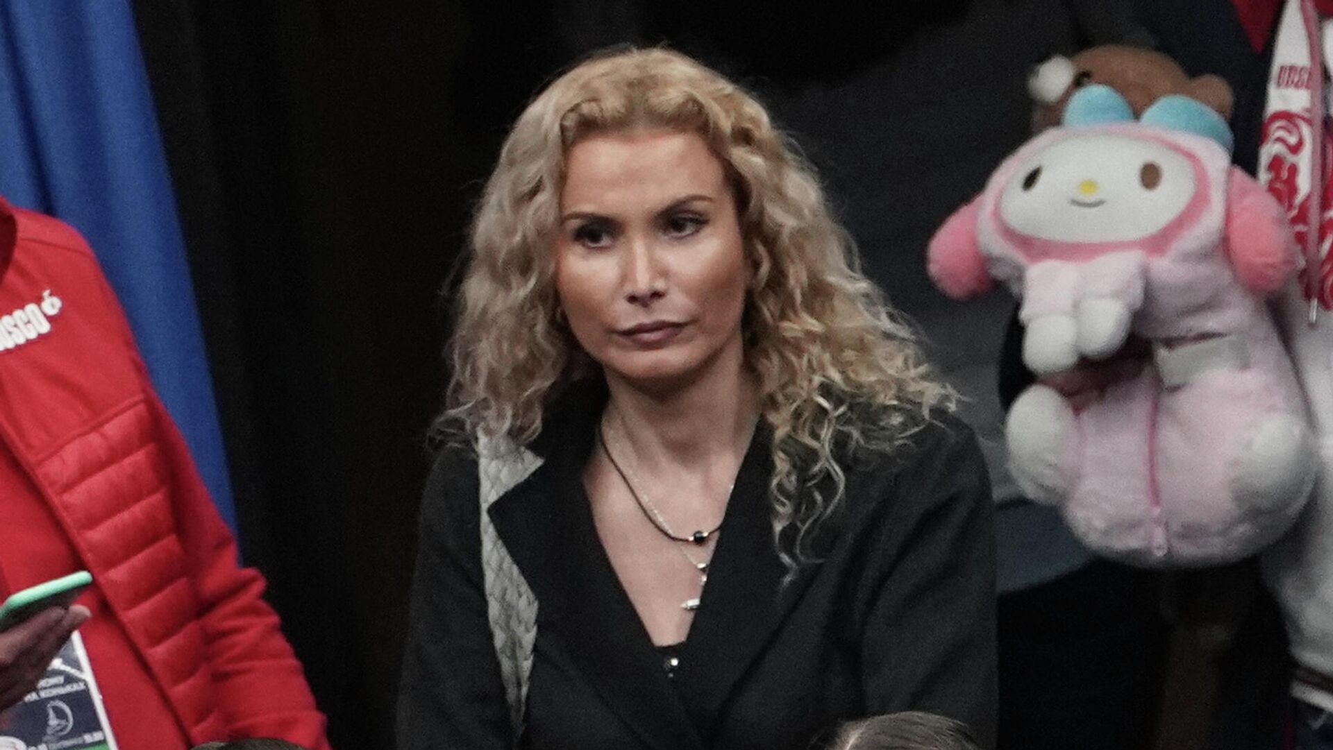 Этери Тутберидзе и спортсменки Камила Валиева (слева) и Анна Щербакова Этери Тутберидзе и спортсменки Камила Валиева (слева) и Анна Щербакова - РИА Новости, 1920, 24.09.2020