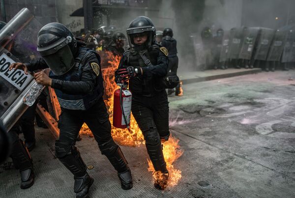 Акция протеста в Международный день безопасных абортов в Мехико Акция протеста в Международный день безопасных абортов в Мехико