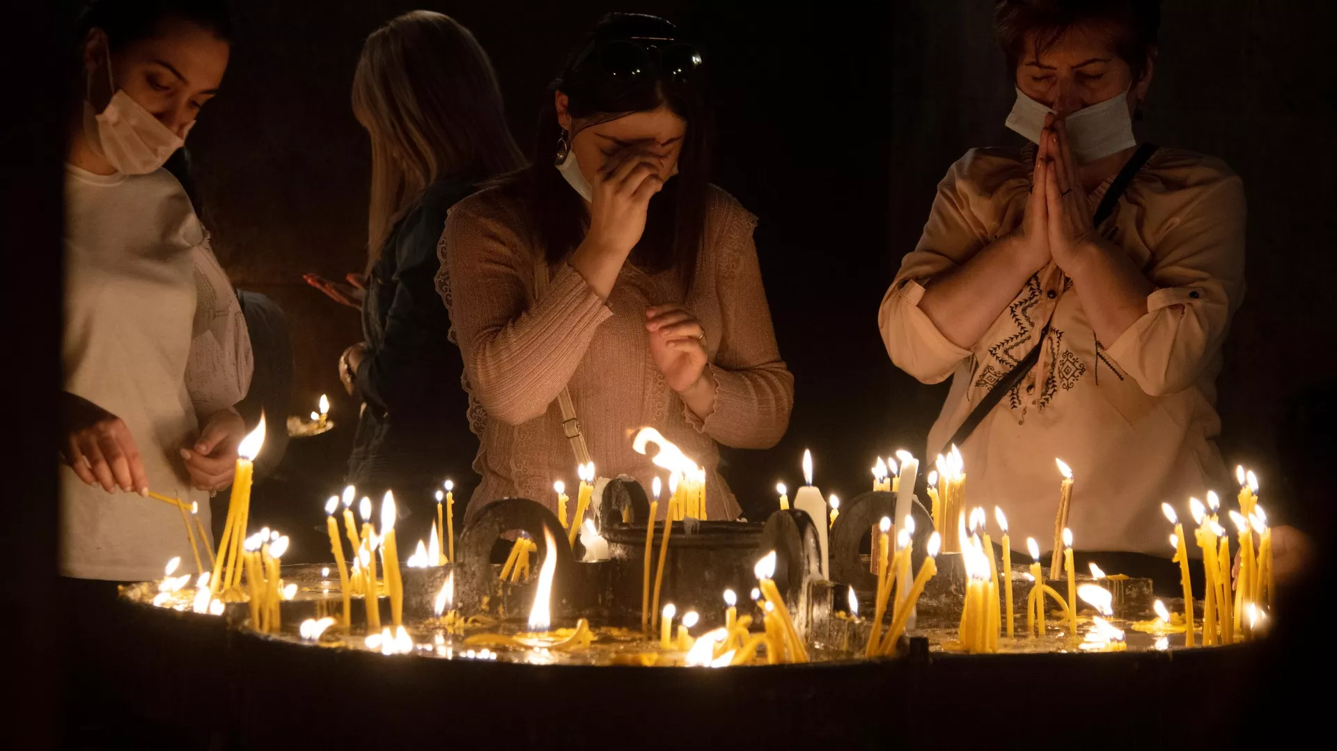 Женщины на общенациональной молитве в соборе Святого Григория Просветителя в Ереване - РИА Новости, 1920, 12.03.2021