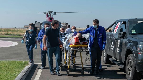 Коллега раненного в Карабахе журналиста рассказал о его состоянии