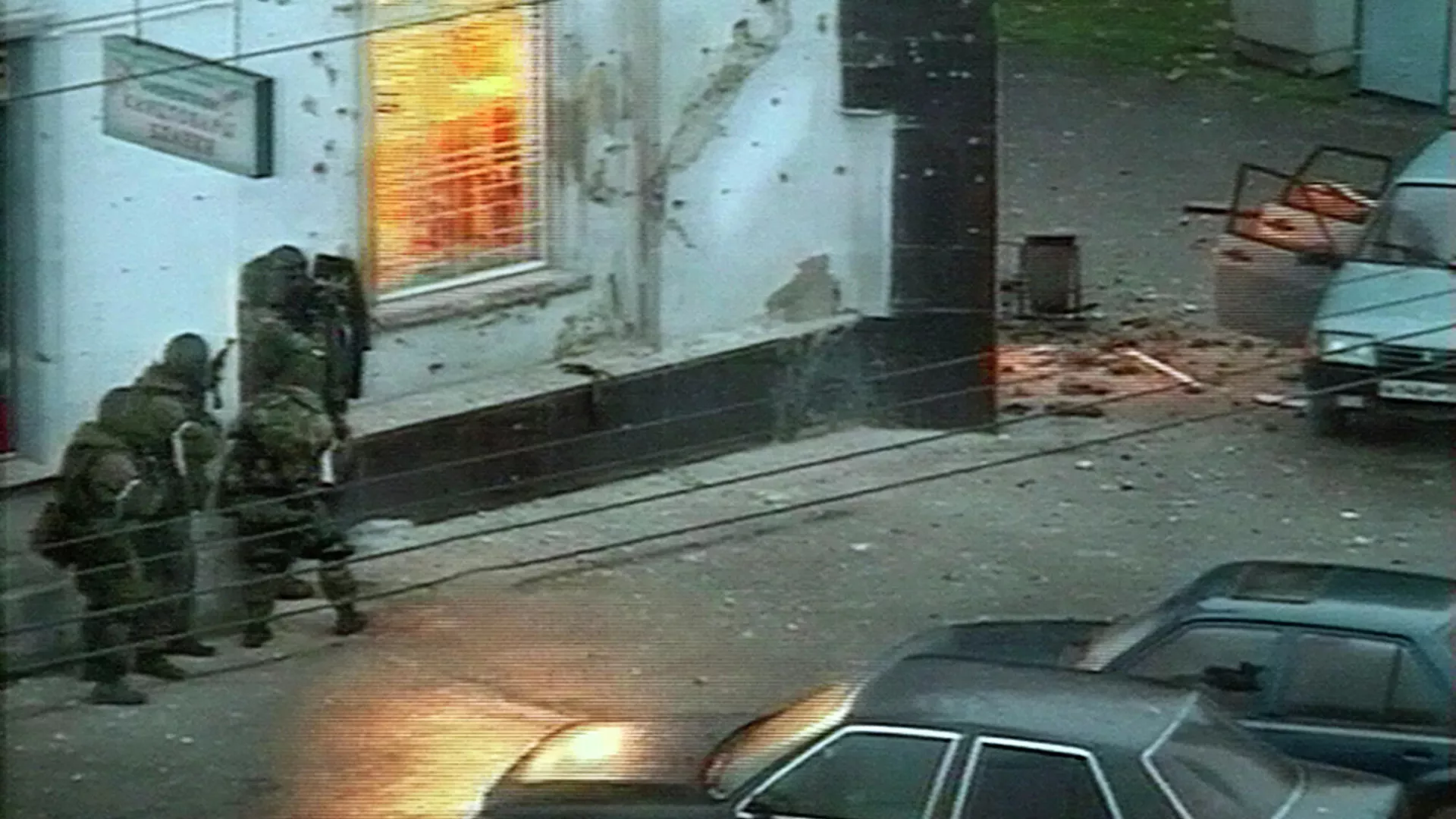 Különleges erők a terroristák megsemmisítésére irányuló művelet során Nalcsik városában 2005. október 13 - RIA Novosztyi, 1920, 13.10.