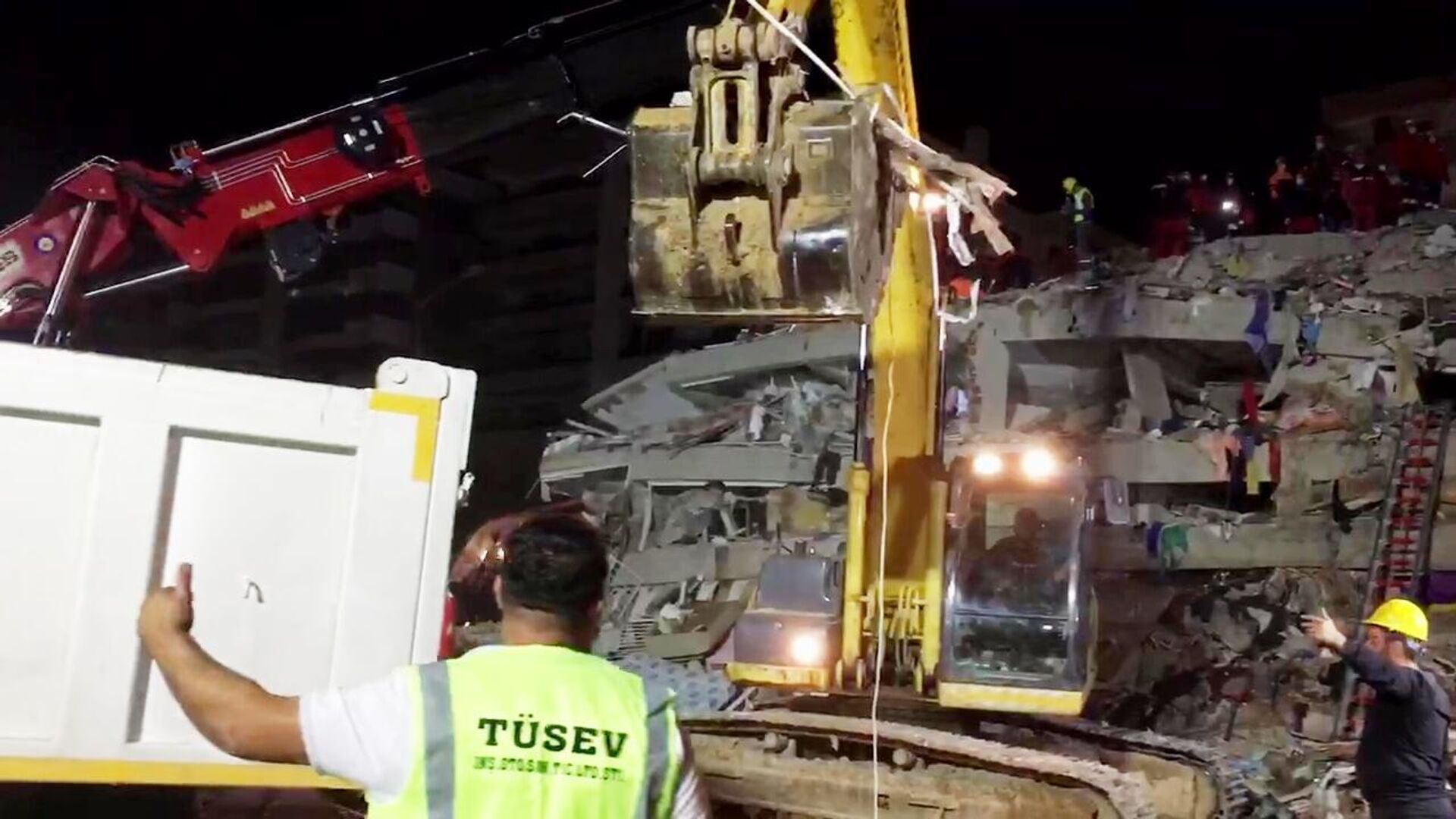 Последствия землетрясения в турецком Измире. Стоп-кадр с видео Последствия землетрясения в турецком Измире. Стоп-кадр с видео - РИА Новости, 1920, 31.10.2020