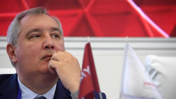 Рогозин рассказал о закрытых от СМИ плакатах на заводе 
