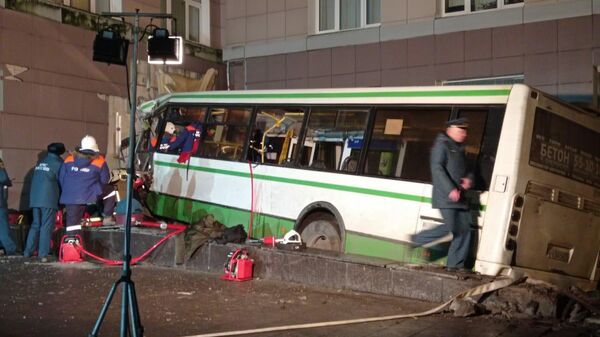 СК назвал возможные причины ДТП с автобусом в Новгороде
