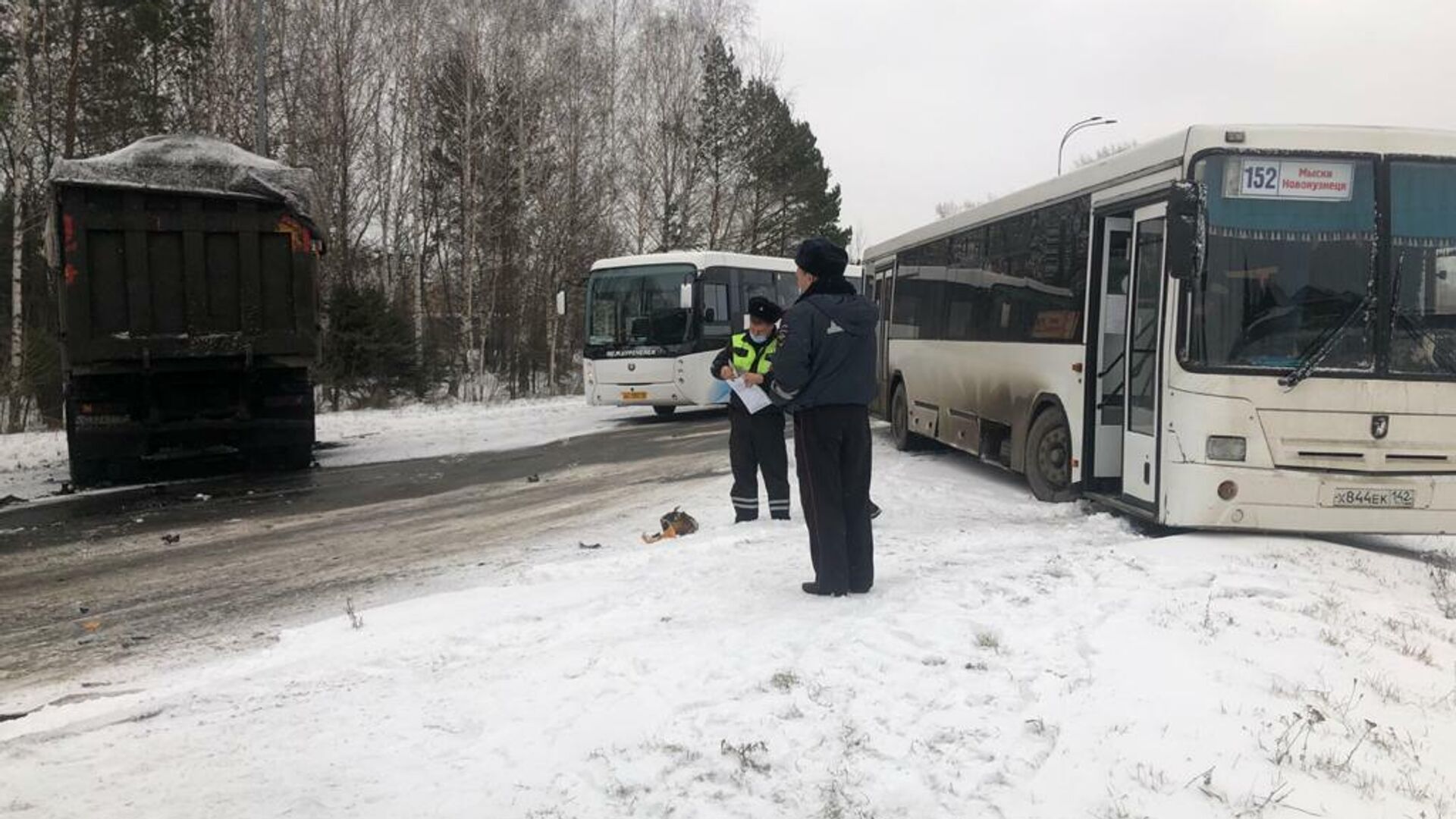 Междуреченск мыски новокузнецк. Автобус Ленинск-Кузнецкий Междуреченск. ДТП С пассажирским автобусом.